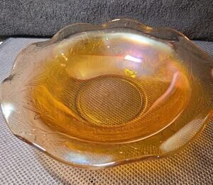 Indiana Glass Tiara Amber Sandwich Pattern iridescent glass serving bowl 9.5"
